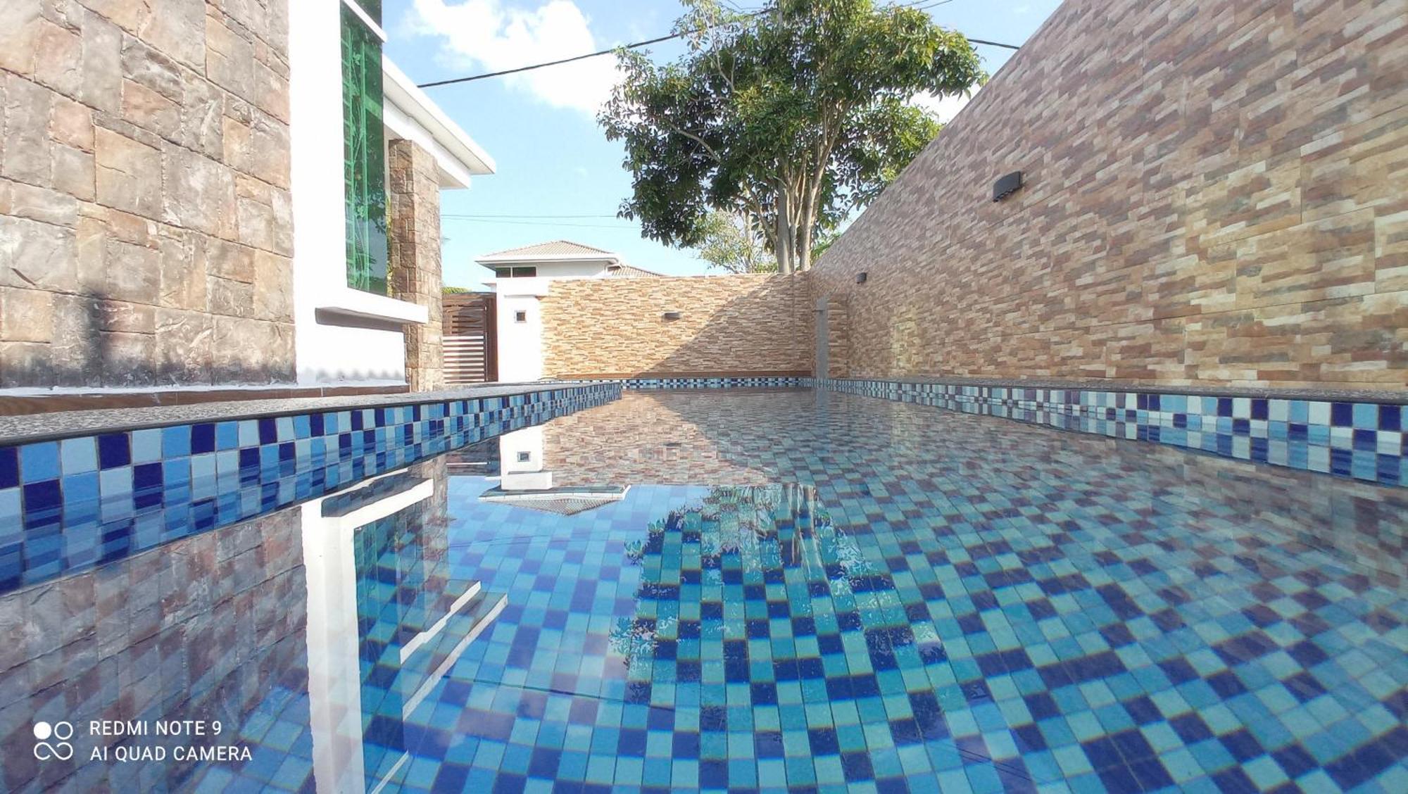 D'zahra - With 30ft Private Pool Villa